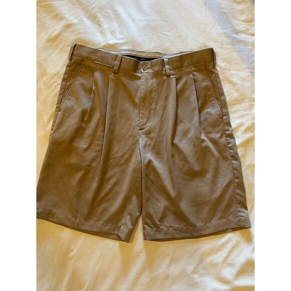 Callaway Other - Callaway Golf, Khaki Shorts  Men's Size 36